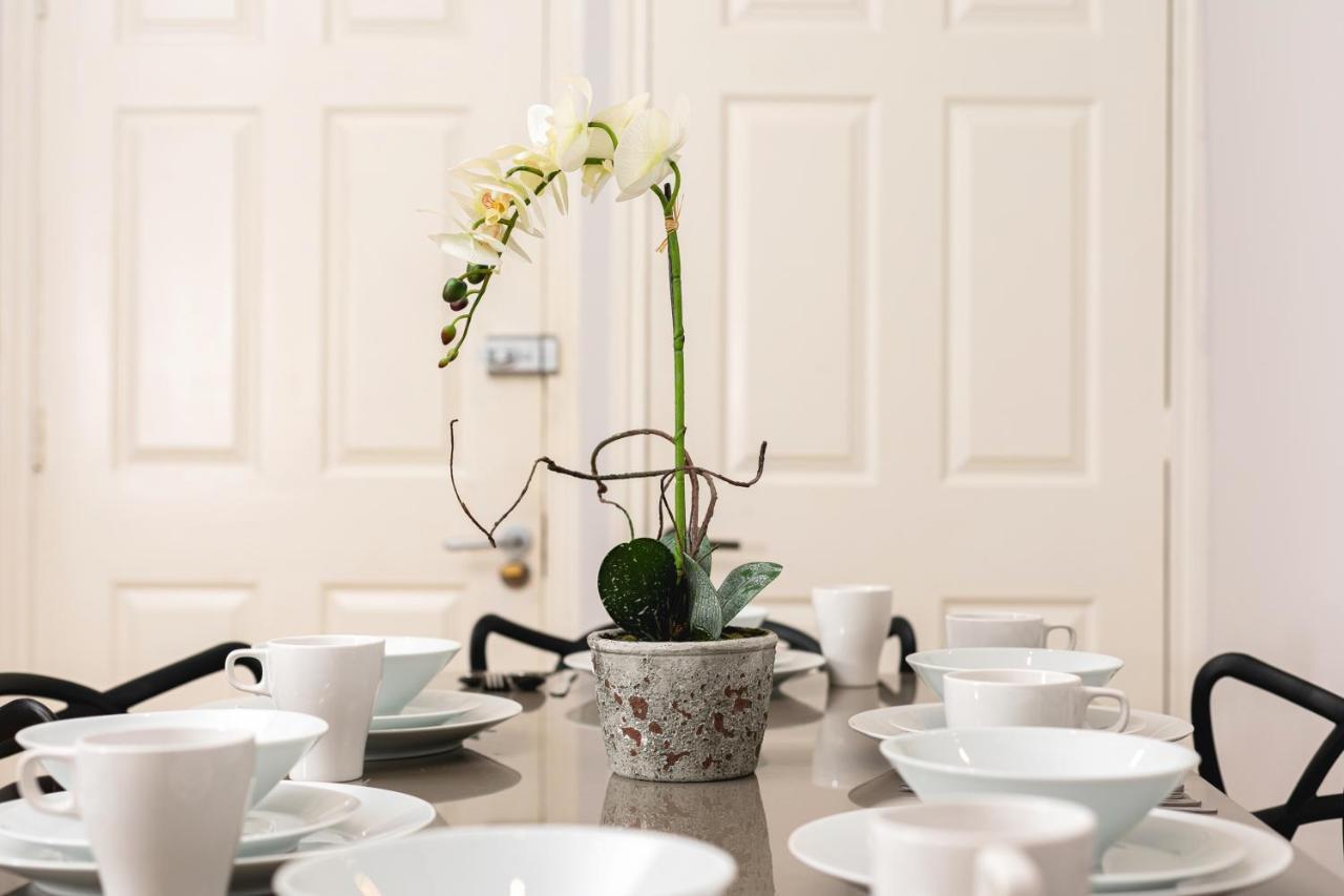 Penthousestays Notting Hill - Spacious 3 Bedroom King Bed Apartment - Near Portobello Road & Kensington High Street Londyn Zewnętrze zdjęcie